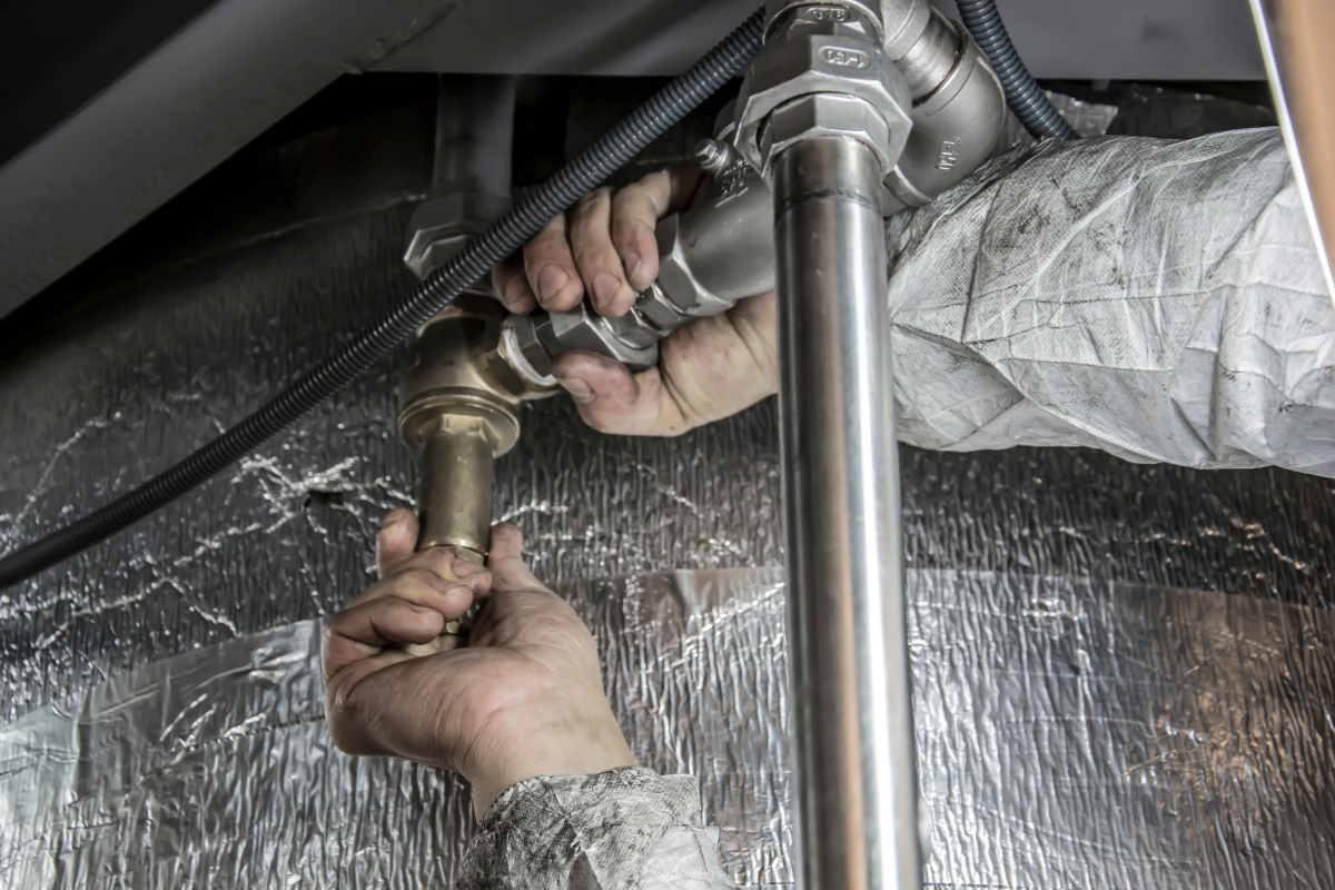 10 Characteristics of a Professional Plumber in Singapore